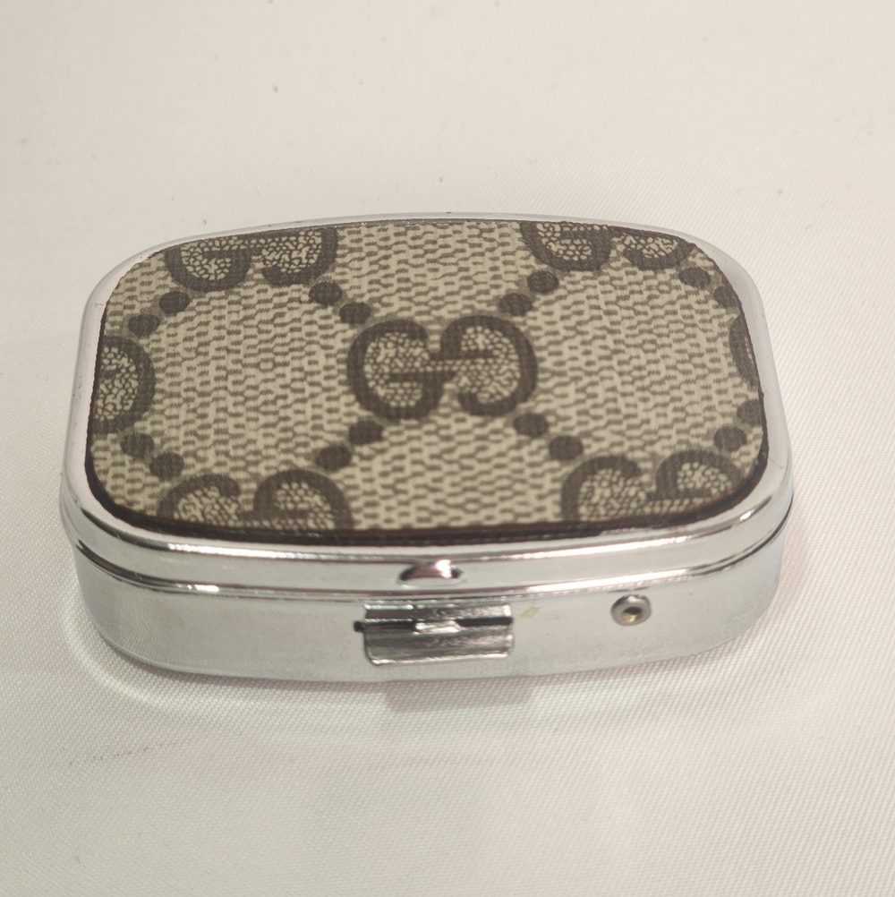 Gucci Monogram Canvas Silver Pill Box With Compact Mirror - Picture 2 of 5